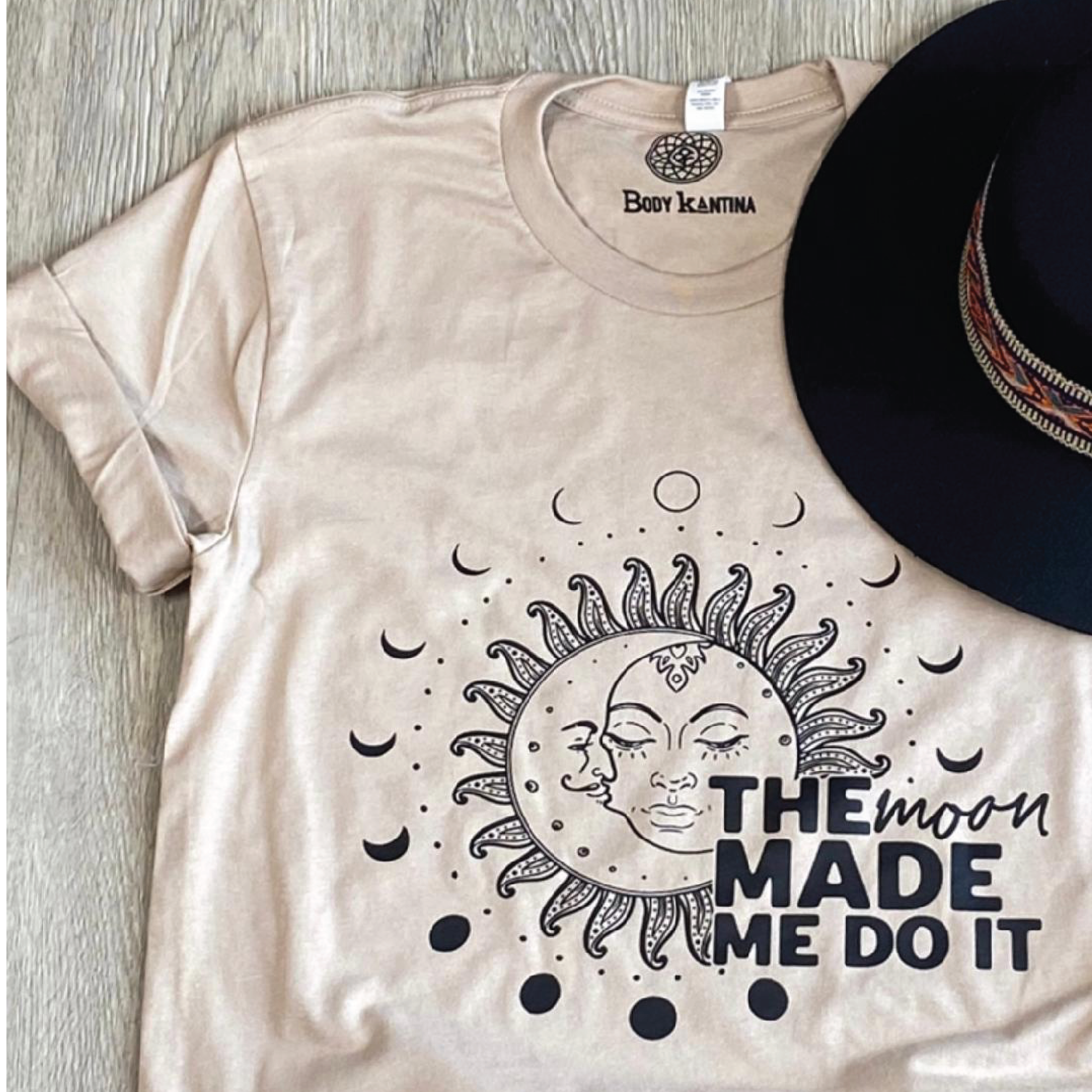 THE MOON MADE ME DO IT BLACK PRINT T-SHIRT | Body Kantina